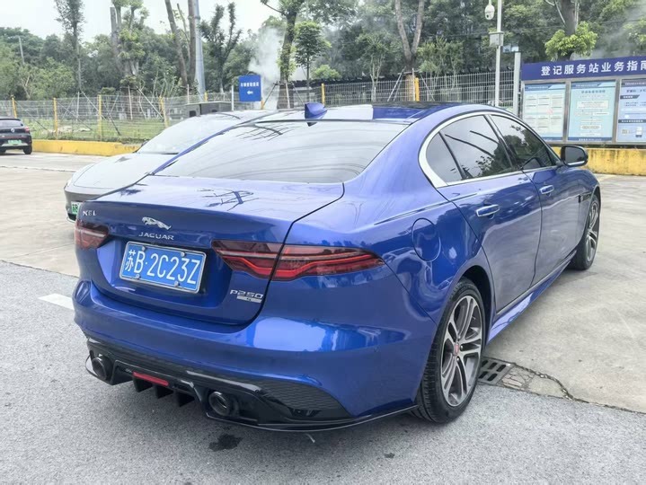 Фото 11 - Jaguar XE L