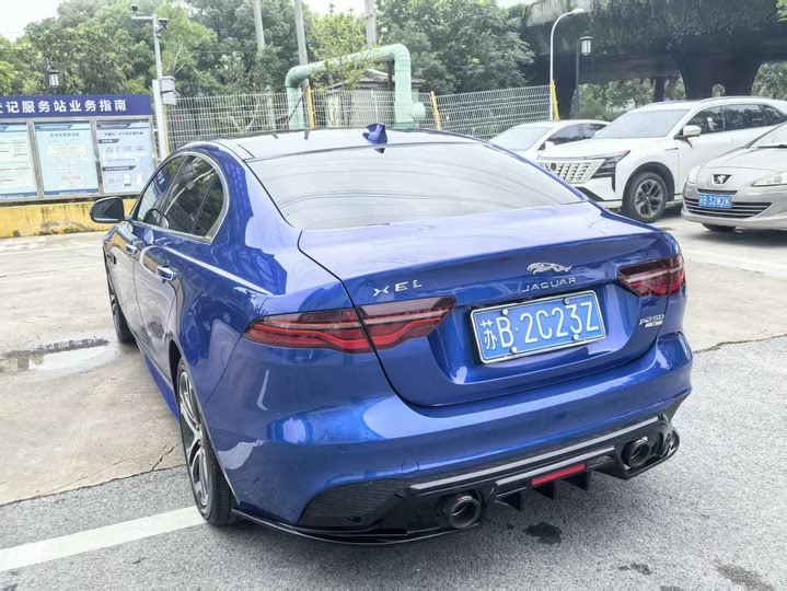 Фото 12 - Jaguar XE L