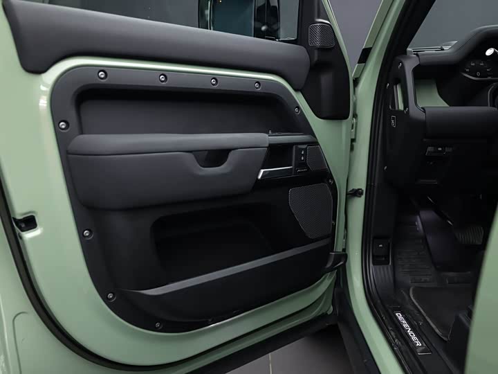 Фото 15 - Land Rover Defender