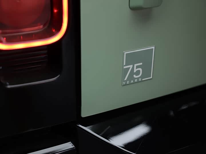 Фото 6 - Land Rover Defender