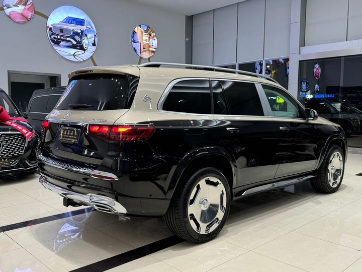 Фото 22 - Mercedes-Benz GLS-Class