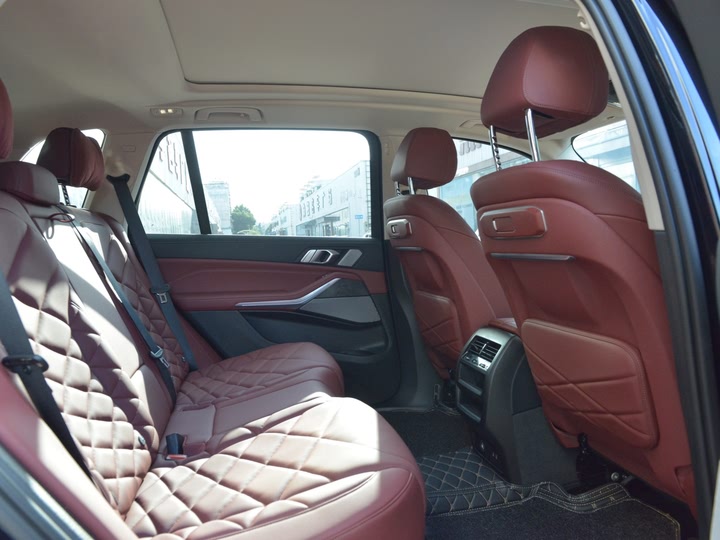 Фото 17 - BMW X5