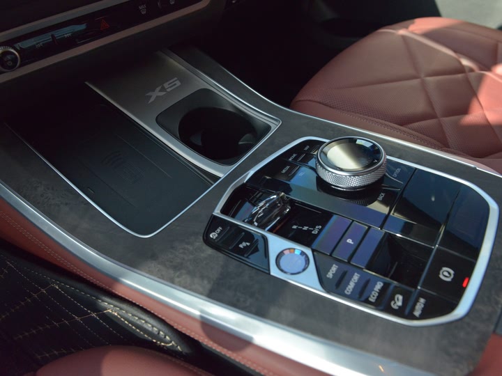 Фото 19 - BMW X5