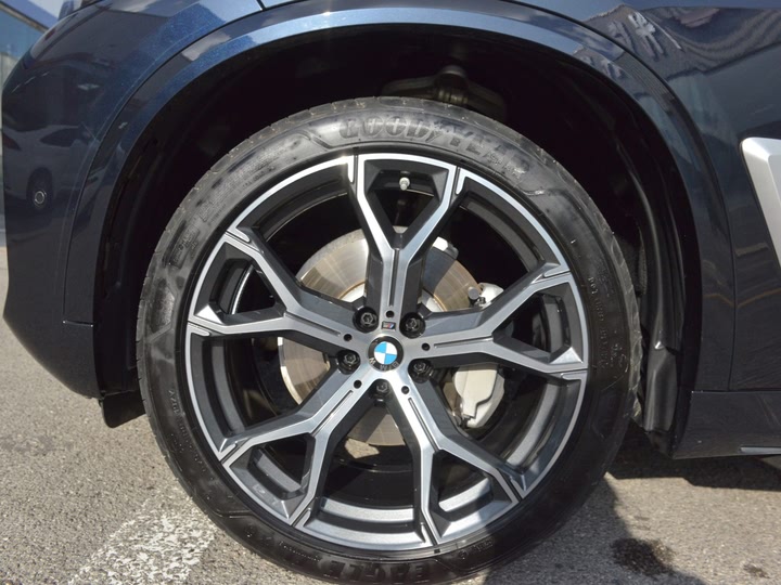 Фото 20 - BMW X5