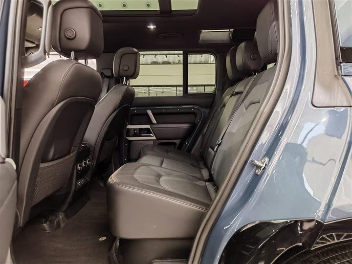 Фото 11 - Land Rover Defender