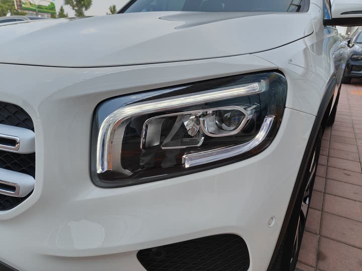 Фото 28 - Mercedes-Benz GLB-Class