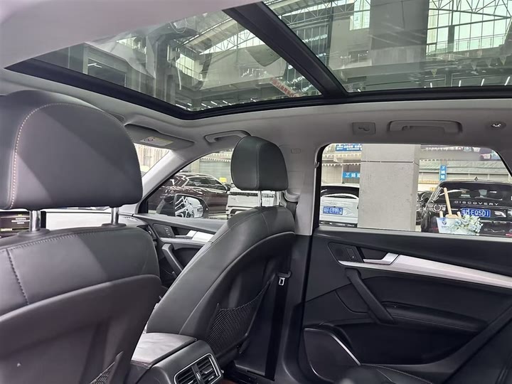 Фото 22 - Audi Q5L