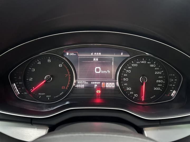 Фото 7 - Audi Q5L