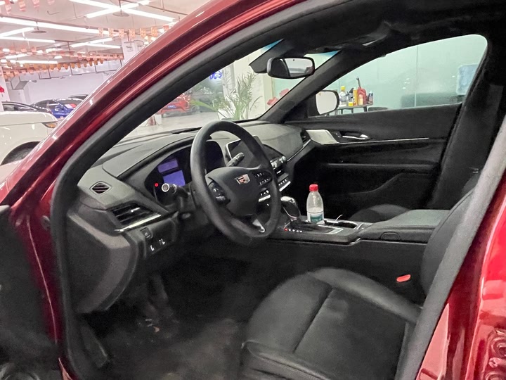 Фото 6 - Cadillac CT4