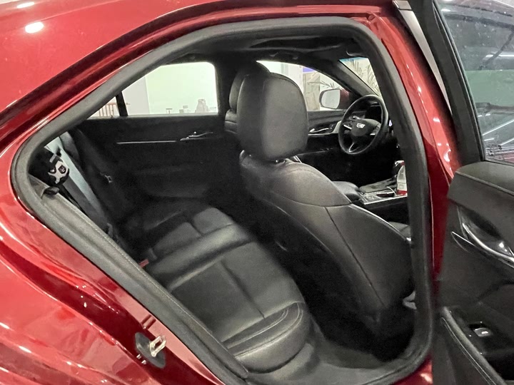 Фото 8 - Cadillac CT4