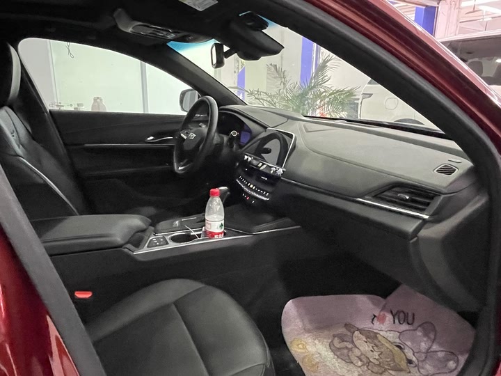 Фото 9 - Cadillac CT4