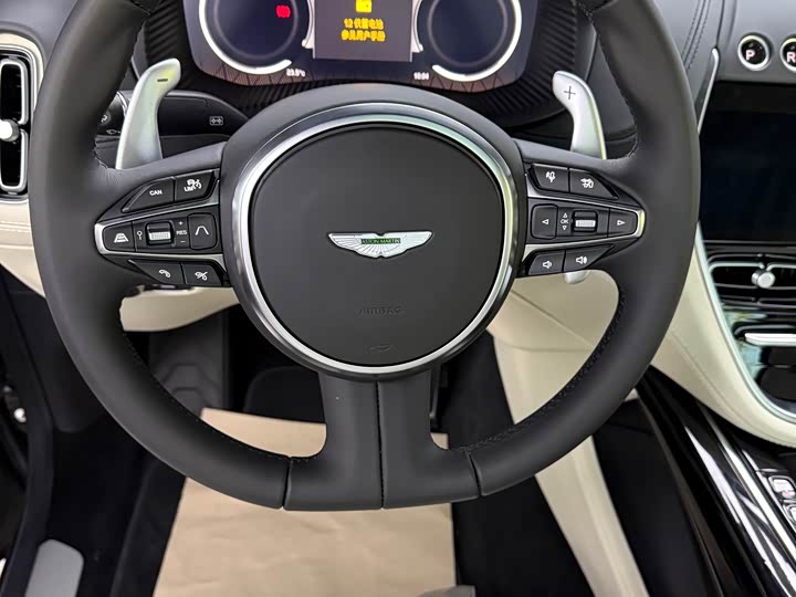 Фото 6 - Aston Martin DBX