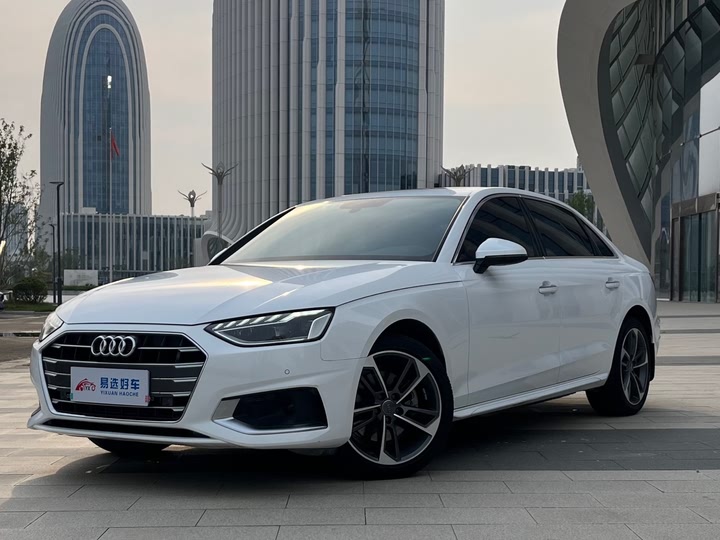 Фото 1 - Audi A4L