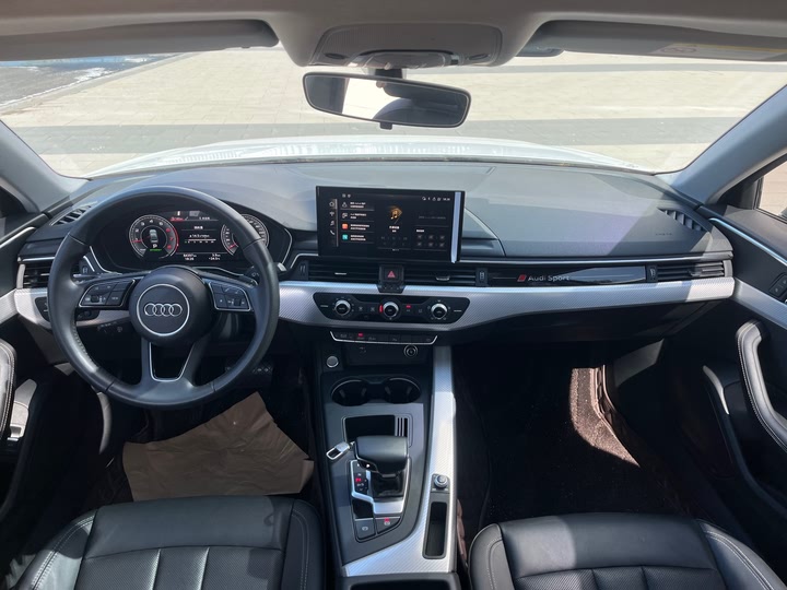 Фото 13 - Audi A4L