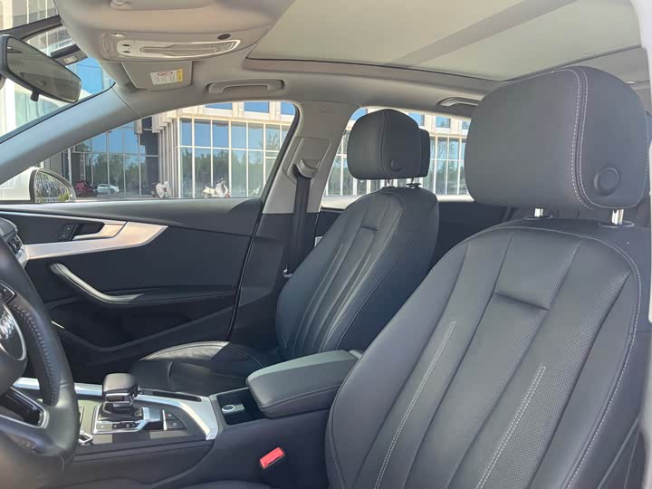 Фото 7 - Audi A4L