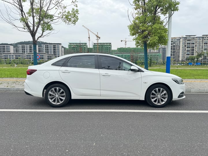 Фото 5 - Chevrolet Monza