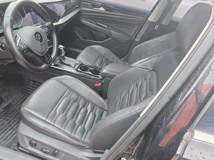 Фото 7 - Volkswagen Passat