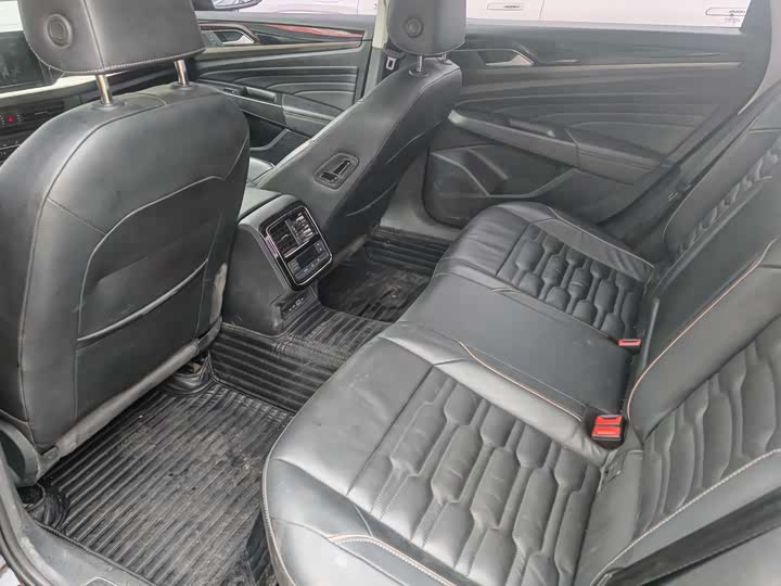 Фото 9 - Volkswagen Passat