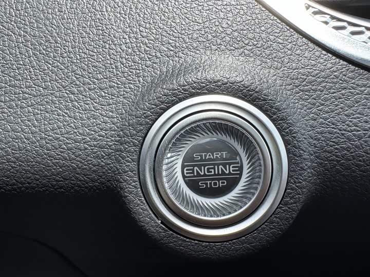 Фото 30 - Bestune B70