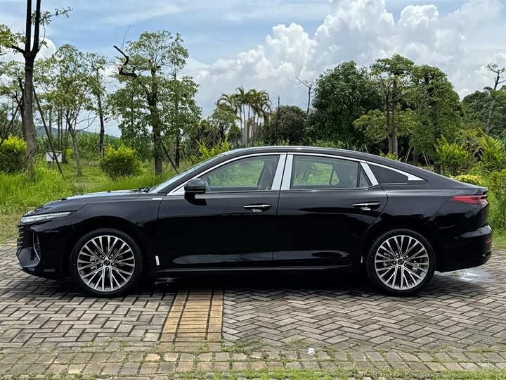 Фото 7 - Bestune B70