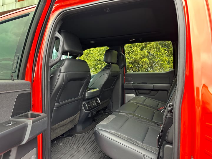 Фото 8 - Ford F-150 Raptor