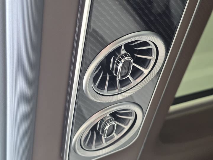 Фото 15 - Mercedes-Benz V-Class