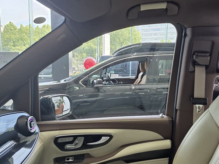 Фото 5 - Mercedes-Benz V-Class