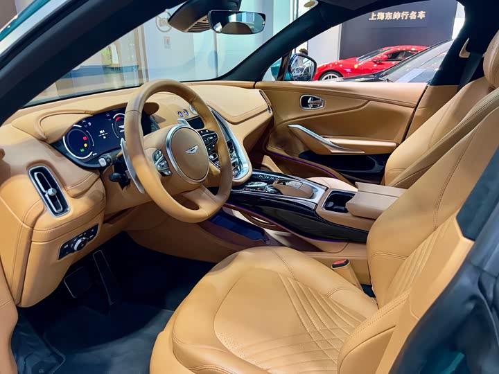 Фото 5 - Aston Martin DBX