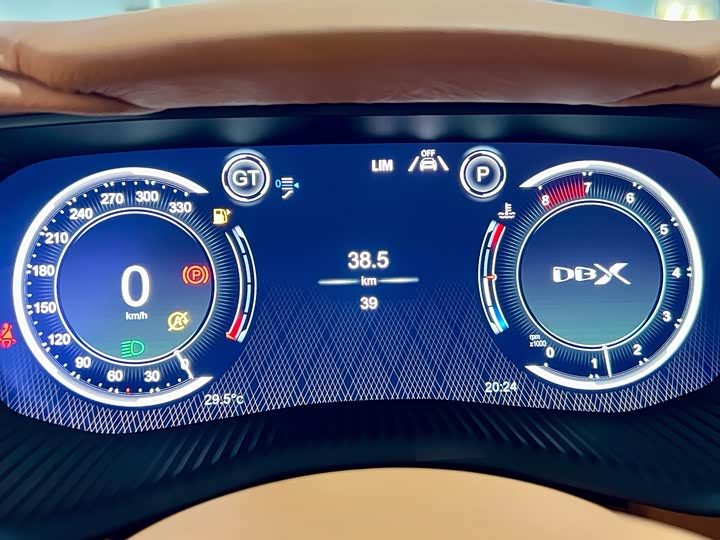 Фото 7 - Aston Martin DBX