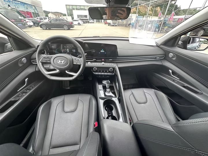 Фото 13 - Hyundai Elantra N line