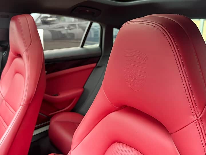 Фото 14 - Porsche Panamera