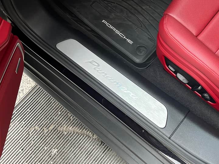 Фото 16 - Porsche Panamera