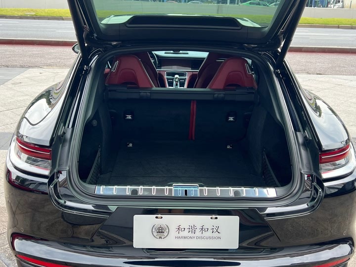 Фото 18 - Porsche Panamera