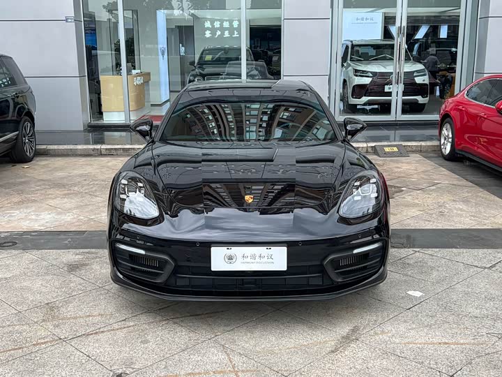 Фото 2 - Porsche Panamera