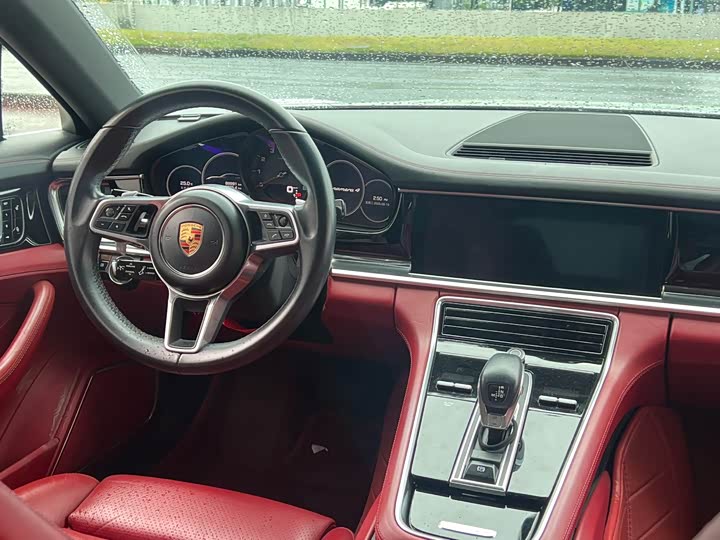 Фото 8 - Porsche Panamera