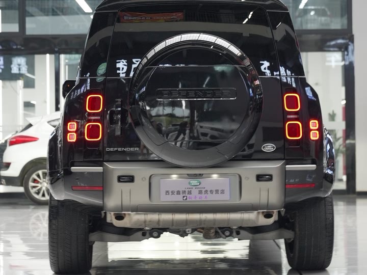 Фото 16 - Land Rover Defender