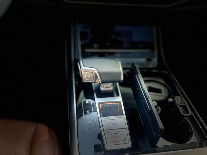 Фото 11 - Audi Q7