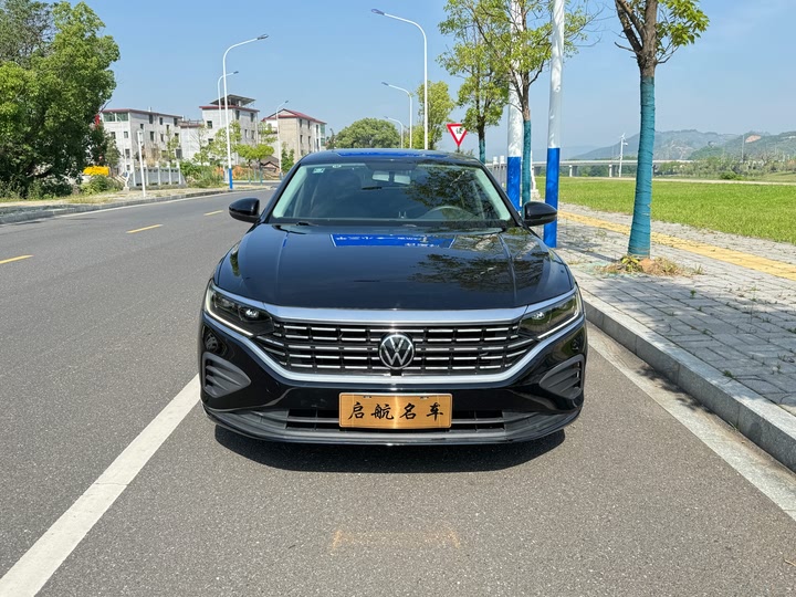 Фото 2 - Volkswagen Passat