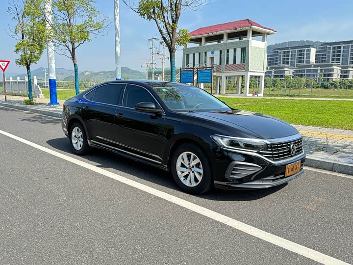 Фото 3 - Volkswagen Passat