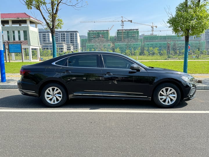 Фото 4 - Volkswagen Passat