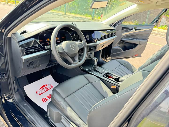 Фото 8 - Volkswagen Passat