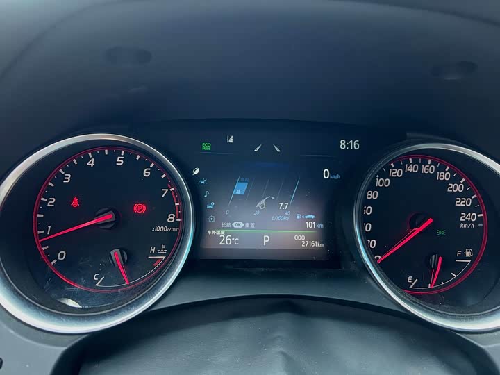 Фото 9 - Toyota Camry