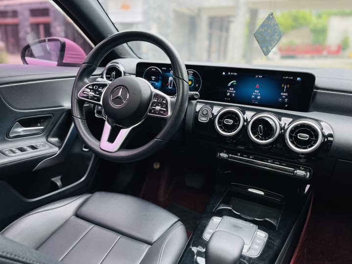 Фото 8 - Mercedes-Benz A-Class