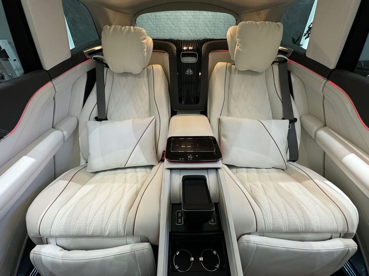 Фото 17 - Mercedes-Benz GLS-Class