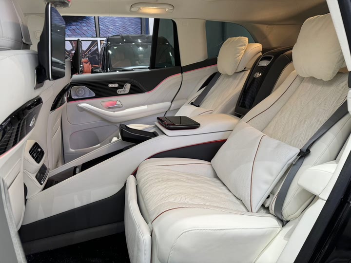 Фото 19 - Mercedes-Benz GLS-Class