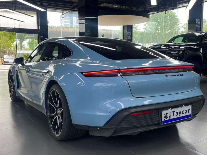 Фото 3 - Porsche Taycan