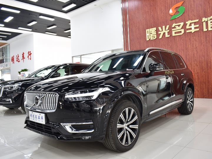 Фото 1 - Volvo XC90