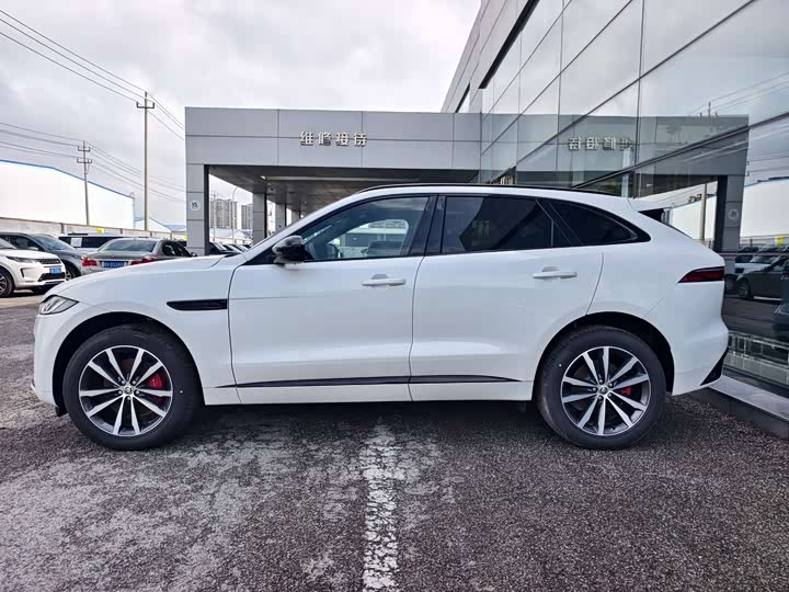 Фото 4 - Jaguar F-Pace