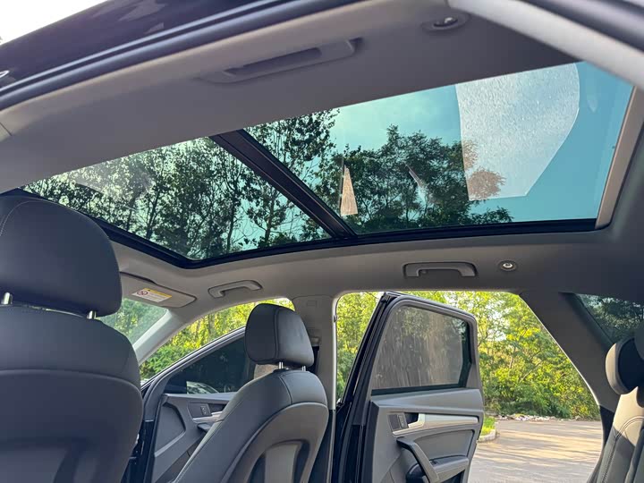 Фото 10 - Audi Q5L