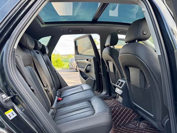 Фото 14 - Audi Q5L